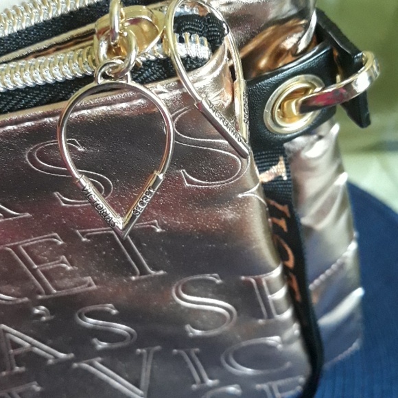 VICTORIA SECRET SET OF 2 MAKE UP BAGS - Picture 2 of 8